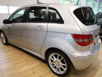 Gebraucht Mercedes B160 95 PS (69 kW) 2011 Silber Van / Kleinbus