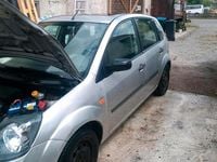 Gebraucht Ford Fiesta 101 PS (74 kW) 2005 Silber Kleinwagen