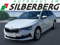 Gebraucht Skoda Scala Ambition 150 PS (110 kW) 2023 Moonweiß perleffekt Kleinwagen