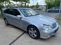 Gebraucht Mercedes C220 Elegance 150 PS (110 kW) 2004 Brillantsilber Kombi