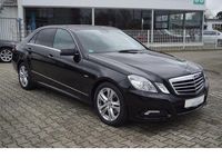 Gebraucht Mercedes E220 Avantgarde 163 PS (119 kW) 2010 Obsidianschwarz Limousine