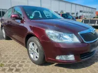 Gebraucht Skoda Octavia 105 PS (77 kW) 2010 Rot Limousine