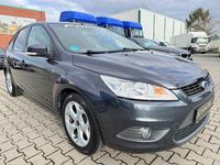 Gebraucht Ford Focus Ghia 101 PS (74 kW) 2009 Grau Limousine