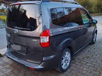 Gebraucht Ford Tourneo Courier Titanium 101 PS (74 kW) 2018 Grau Van / Kleinbus