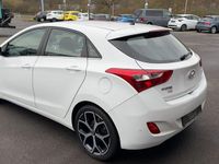 Gebraucht Hyundai i30 YES! 101 PS (74 kW) 2015 Weiß Kleinwagen