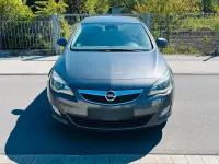 Gebraucht Opel Astra 116 PS (85 kW) 2010 Grau Limousine