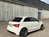 Używany Audi A1 Exclusive 185 KM (136 kW) 2011 Biały Hatchback