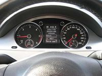 Gebraucht VW Passat 140 PS (102 kW) 2009 Deep black perleffekt Limousine