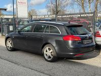 Gebraucht Opel Insignia Design Edition 160 PS (117 kW) 2011 Schwarz Kombi