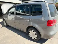 Używany VW Touran 105 KM (77 kW) 2011 Szary Minivan