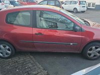 Gebraucht Renault Clio II 75 PS (55 kW) 2005 Rot Kleinwagen