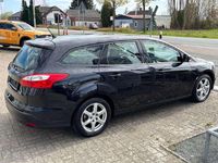 Gebraucht Ford Focus Trend 125 PS (91 kW) 2013 Pantherschwarz Kombi