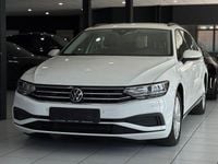 Gebraucht VW Passat R 150 PS (110 kW) 2022 Weiß Kombi