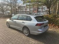 Gebraucht VW Golf VIII Life 150 PS (110 kW) 2024 Silber Kombi