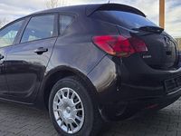 Gebraucht Opel Astra Design Edition 110 PS (80 kW) 2012 Braun Limousine