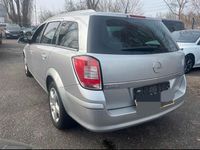 Gebraucht Opel Astra Edition 90 PS (66 kW) 2010 Silber Kombi