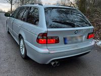 Gebraucht BMW 530 231 PS (169 kW) 2001 Silber Kombi