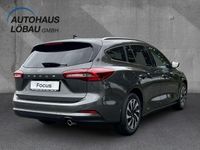 Neu Ford Focus Titanium 125 PS (91 kW) 2025 Grau Limousine