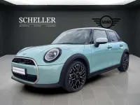 Gebraucht Mini Cooper S Favoured 204 PS (150 kW) 2024 Ocean wave green Kleinwagen