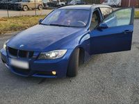 Gebraucht BMW 320 177 PS (130 kW) 2007 Blau Kombi