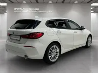 Używany BMW 118 Performance 150 KM (110 kW) 2023 Biały Hatchback