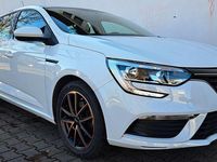 Gebraucht Renault Mégane IV Life 116 PS (85 kW) 2019 Weiß Limousine