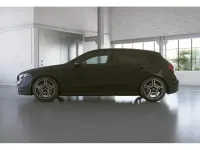 Gebraucht Mercedes A250 AMG 160 PS (117 kW) 2021 Metalliclack kosmosschwarz Limousine