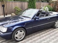 Gebraucht Mercedes E220 Edition 150 PS (110 kW) 1996 Blau Cabrio