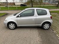 Gebraucht Toyota Yaris Sol 65 PS (47 kW) 2004 Silber Limousine