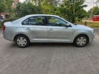 Gebraucht Skoda Rapid Ambition 122 PS (89 kW) 2013 Brilliantsilber metallic Limousine