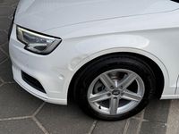 Używany Audi A3 Ambiente 116 KM (85 kW) 2017 Biały Sedan/Limuzyna