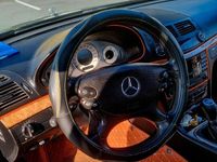 Gebraucht Mercedes E200 Avantgarde 138 PS (101 kW) 2007 Schwarz Limousine