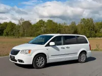 Gebraucht Chrysler Town & Country 286 PS (210 kW) 2016 Weiß Van / Kleinbus