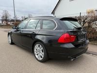 Gebraucht BMW 320 184 PS (135 kW) 2012 Schwarz Kombi