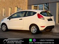 Gebraucht Ford Fiesta Ambiente 60 PS (44 kW) 2016 Weiß Kleinwagen