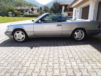Używany Mercedes E220 150 KM (110 kW) 1997 Srebrny Kabriolet