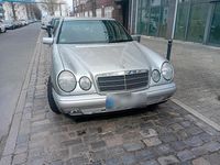 Gebraucht Mercedes E200 136 PS (100 kW) 1997 Silber Limousine