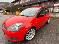 Gebraucht Ford Fiesta 90 PS (66 kW) 2007 Rot Kleinwagen