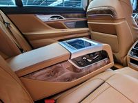 Gebraucht BMW 730L 265 PS (194 kW) 2016 Gold Limousine