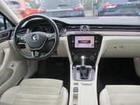 Gebraucht VW Passat Highline 150 PS (110 kW) 2018 Blau Limousine