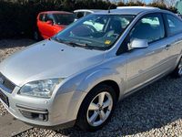Gebraucht Ford Focus Titanium 116 PS (85 kW) 2006 Silber Limousine