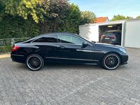 Gebraucht Mercedes E250 204 PS (150 kW) 2009 Schwarz Coupé
