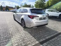 Neu Toyota Corolla 140 PS (102 kW) 2025 Cosmicsilber metallic Kombi