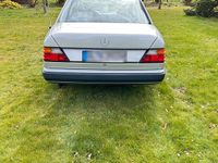 Second-hand Mercedes E280 193 CP (141 kW) 1992 Berlinǎ