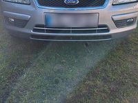 Gebraucht Ford Focus Ghia 100 PS (73 kW) 2005 Silber Limousine