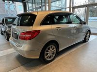 Gebraucht Mercedes B180 109 PS (80 kW) 2012 Silber Van / Kleinbus
