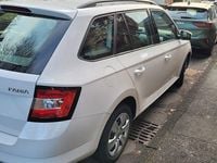 Gebraucht Skoda Fabia Ambition 110 PS (80 kW) 2015 Weiß Kombi