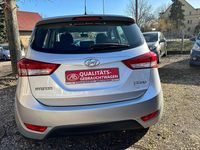 Gebraucht Hyundai ix20 Edition 90 PS (66 kW) 2012 Sleek silver Kleinwagen