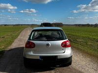 Gebraucht VW Golf V 102 PS (75 kW) 2004 Silber Kleinwagen
