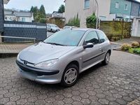 Gebraucht Peugeot 206 60 PS (44 kW) 2003 Silber Kleinwagen
